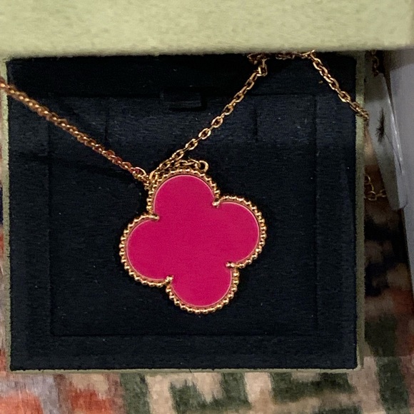 VCA Raspberry Pink Sevres Magic pendant necklace - Picture 2 of 6